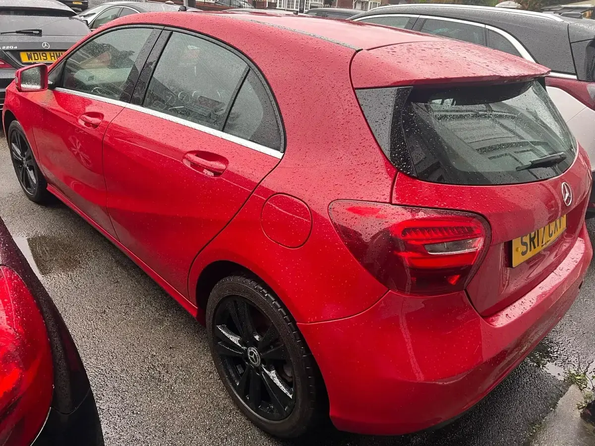 Used Mercedes A180 109 HP (80 kW) 2017 Red Hatchback