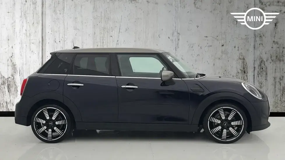 Used Mini Cooper Exclusive 134 HP (98 kW) 2023 Black Hatchback