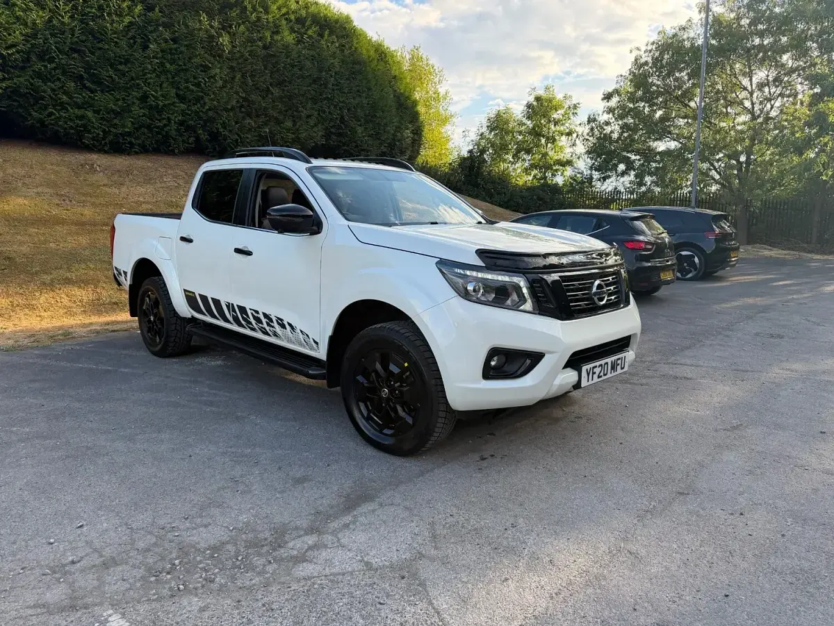 Used Nissan Navara N-Guard 190 HP (139 kW) 2020 White Pickup