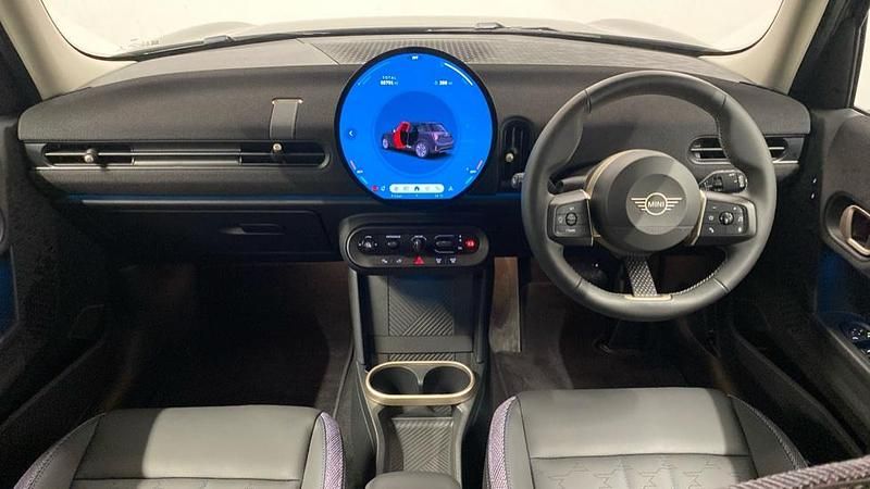 Używany Mini Cooper Hatch 113 kW (154 KM) 2025 Czarny Hatchback