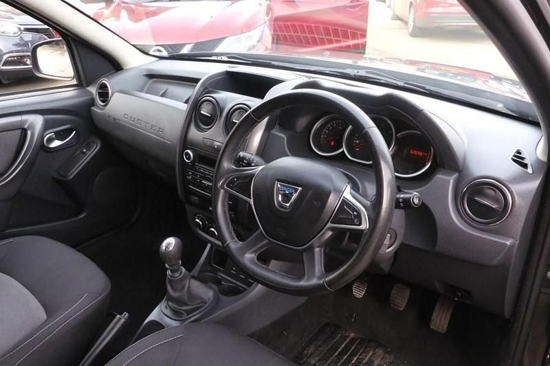 Used Dacia Duster Lauréate 110 HP (80 kW) 2017 Black SUV