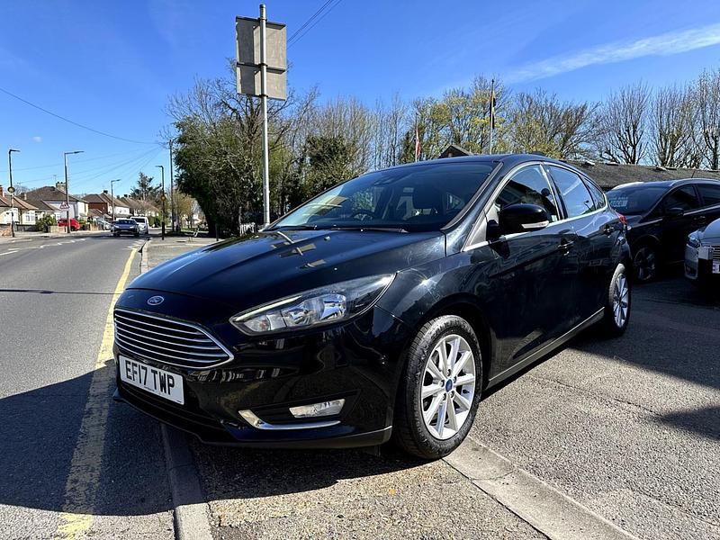 Used Ford Focus Titanium 125 HP (91 kW) 2017 Black Hatchback