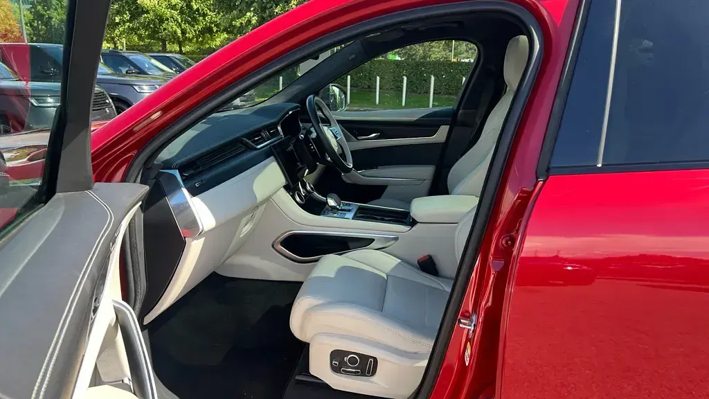 Used Jaguar F-Pace R-Dynamic 204 HP (150 kW) 2024 Red SUV