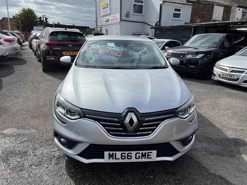 Used Renault Mégane IV Dynamique 110 HP (80 kW) 2016 Silver Hatchback