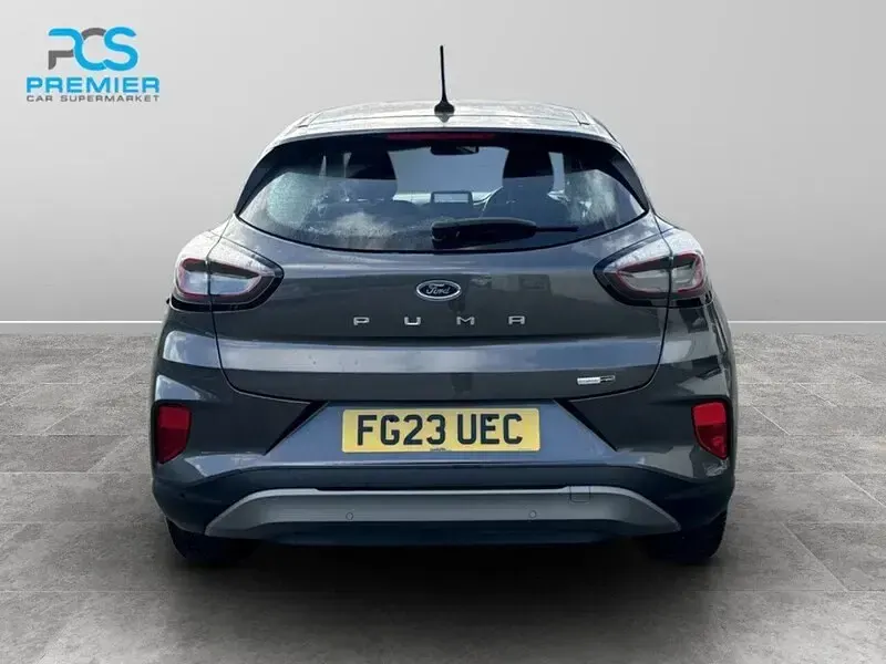 Usado Ford Puma Titanium 125 CV (91 kW) 2023 Gris SUV