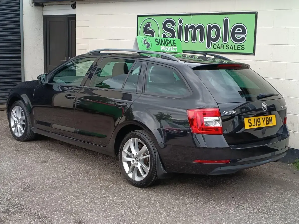 Usado Skoda Octavia SE L 116 CV (85 kW) 2019 Negro Familiar