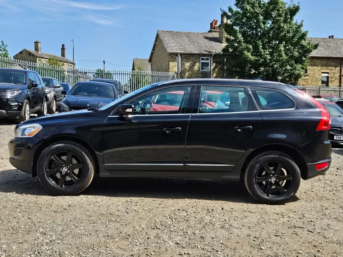 Used Volvo XC60 SE Lux 2011 Black SUV