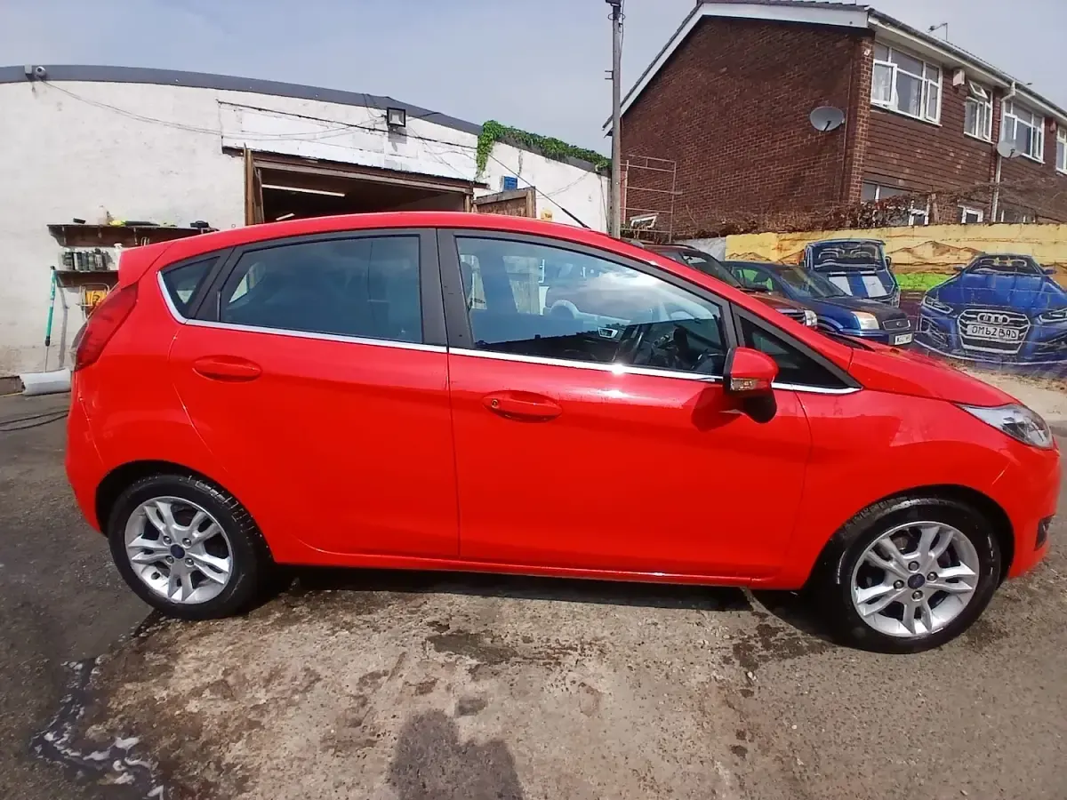 Used Ford Fiesta Zetec 2014 Red Hatchback