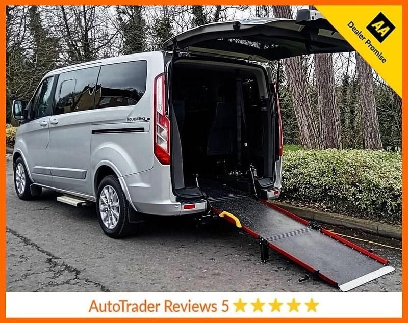 Used Ford Tourneo Titanium 130 HP (95 kW) 2021 Silver MPV