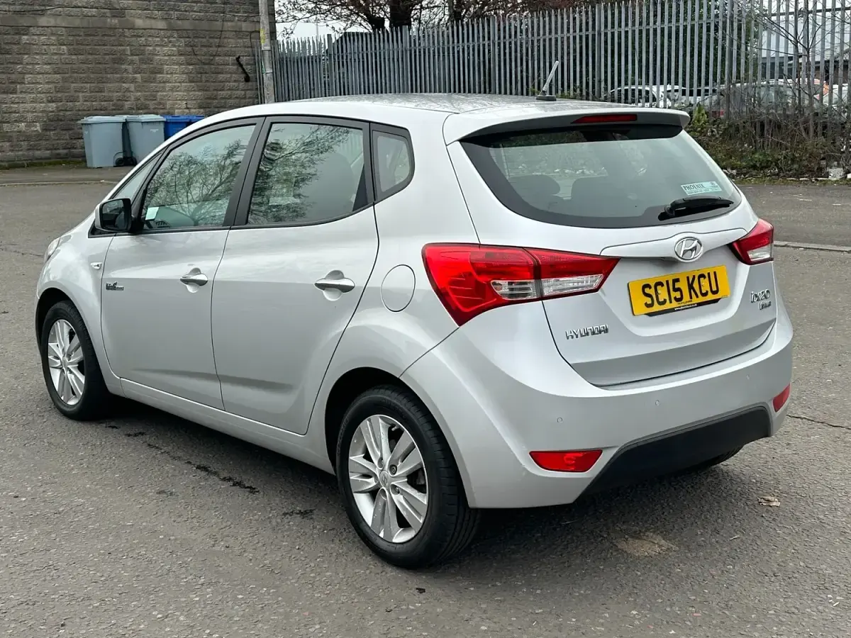 Used Hyundai ix20 Active 115 HP (84 kW) 2015 Silver Hatchback