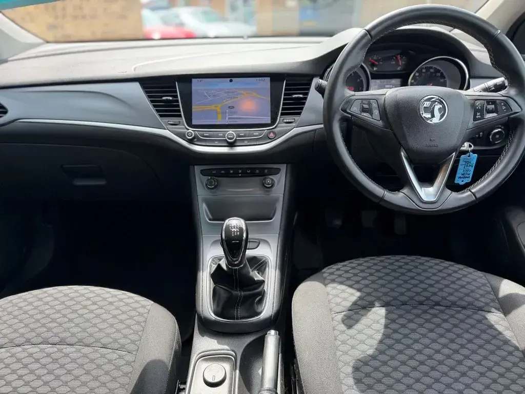 Used Vauxhall Astra 125 HP (91 kW) 2017 Grey Hatchback