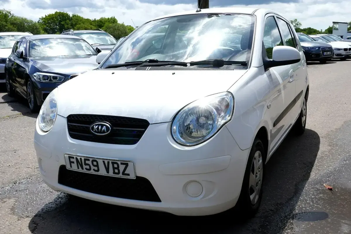 Used Kia Picanto 2009 White Hatchback