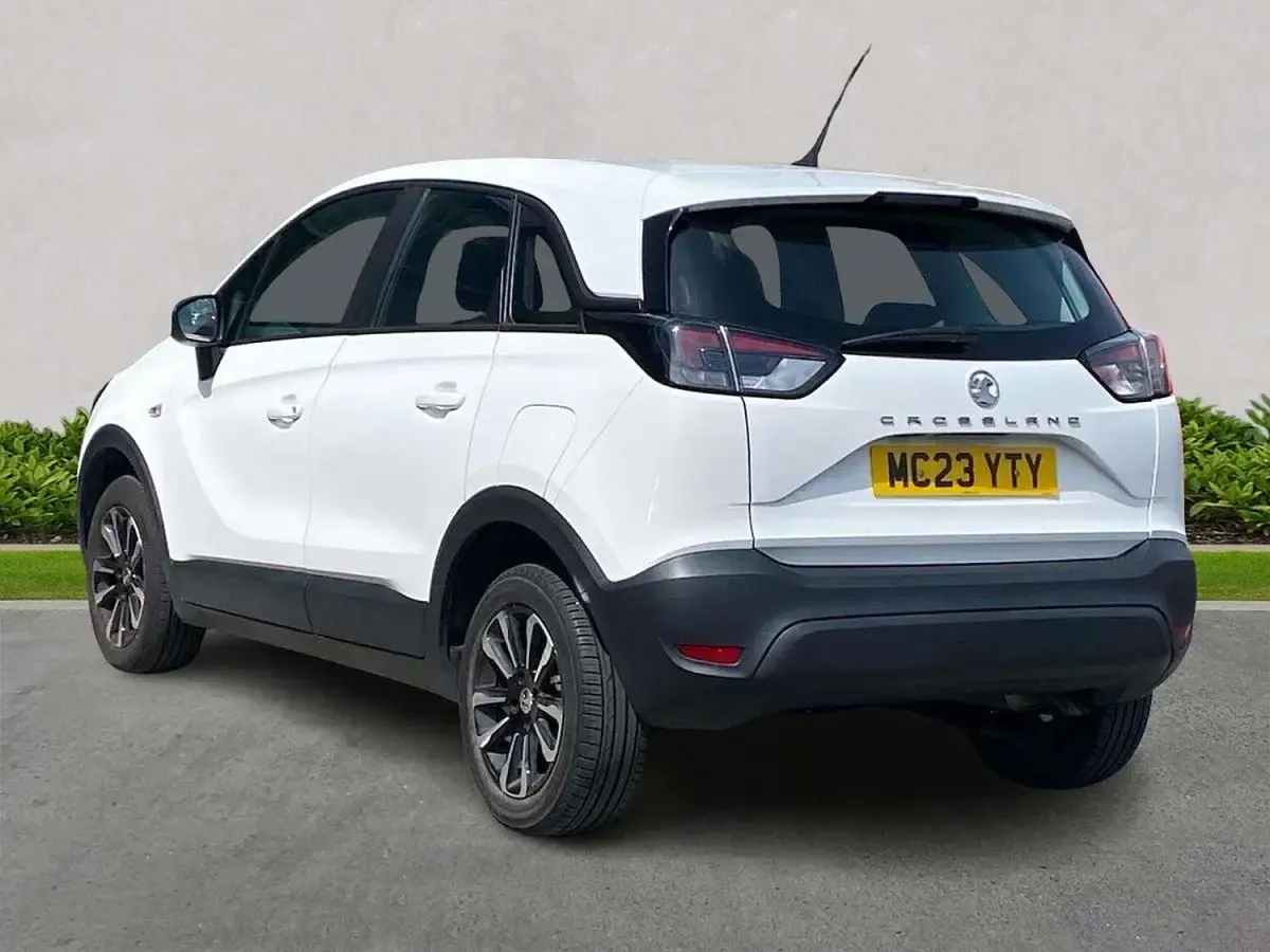 Used Vauxhall Crossland Design Edition 110 HP (80 kW) 2023 White SUV