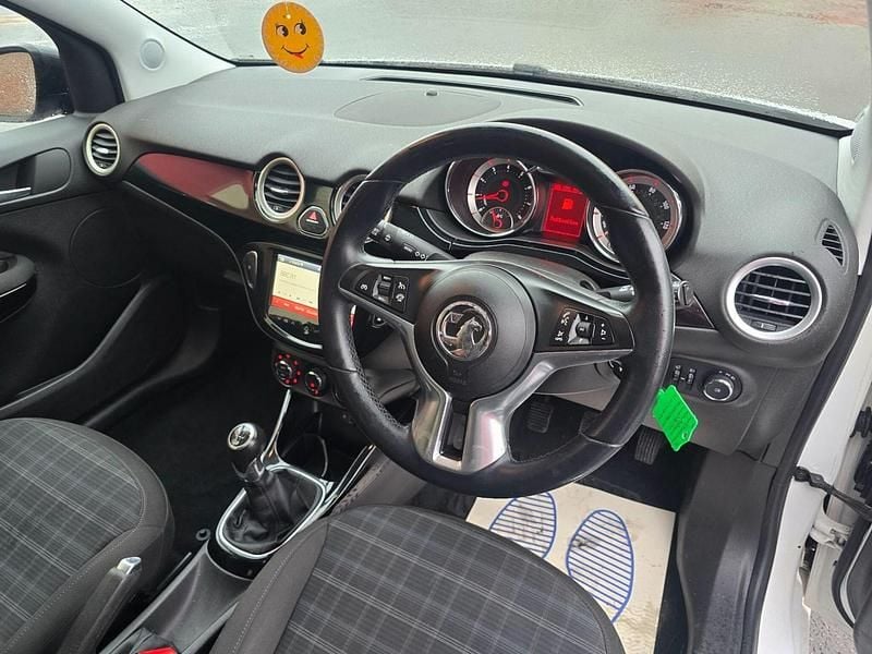 Used Vauxhall Adam Glam 70 HP (51 kW) 2015 White Hatchback