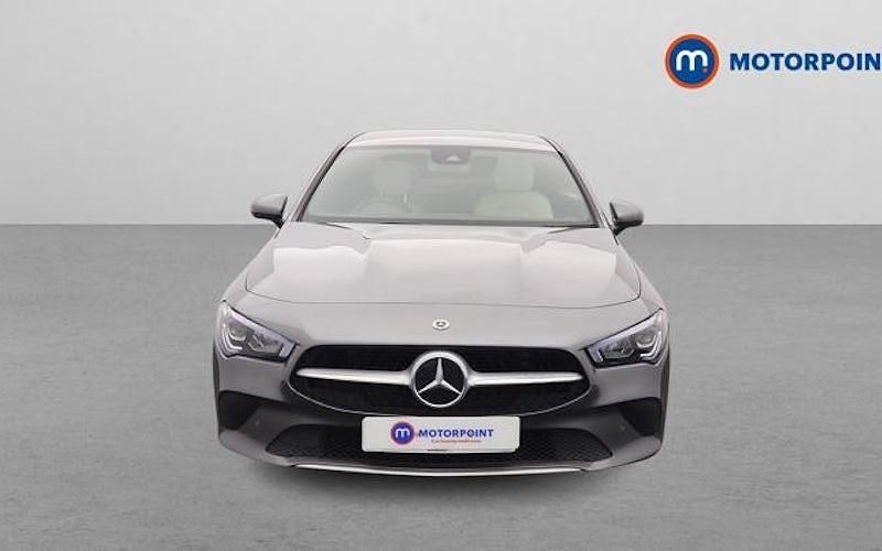 Usado Mercedes CLA200 Executive 163 HP (119 kW) 2022 Cinzento Sedan