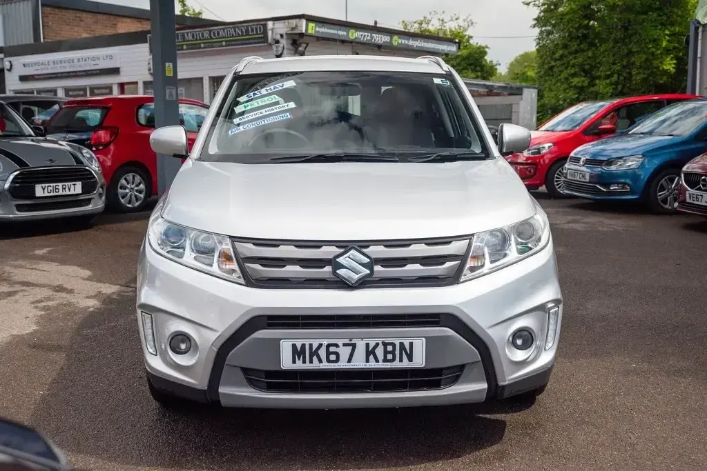 Gebraucht Suzuki Vitara SZ-T 120 PS (88 kW) 2017 Silber SUV