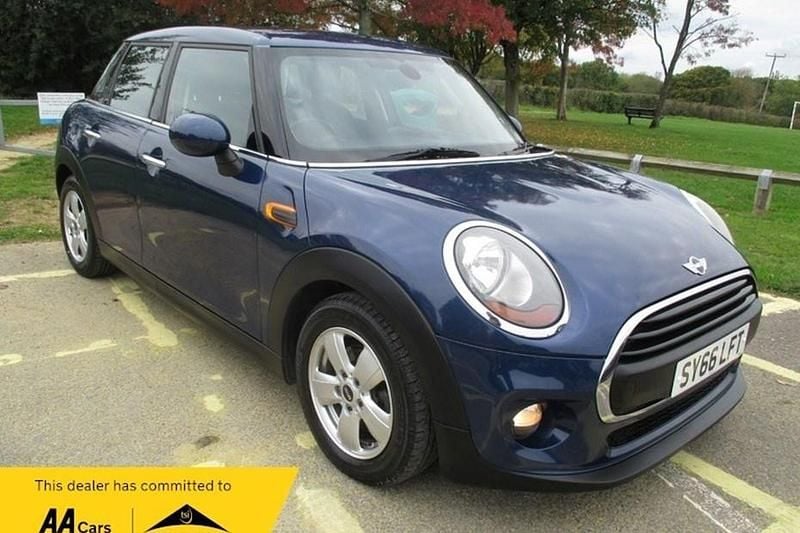Blue Used 2016 Mini One D Hatchback | £5,490 (Fair price) - Image 1/1
