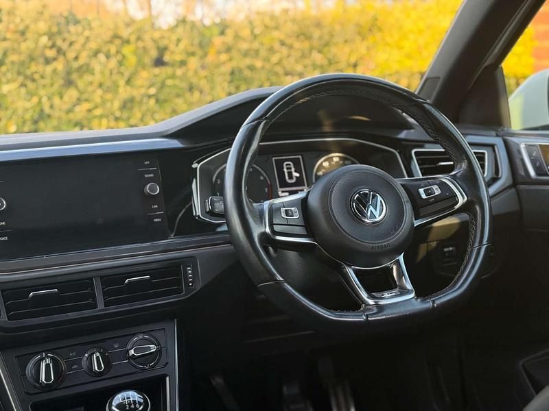Used VW Polo R-line 115 HP (84 kW) 2018 White Hatchback