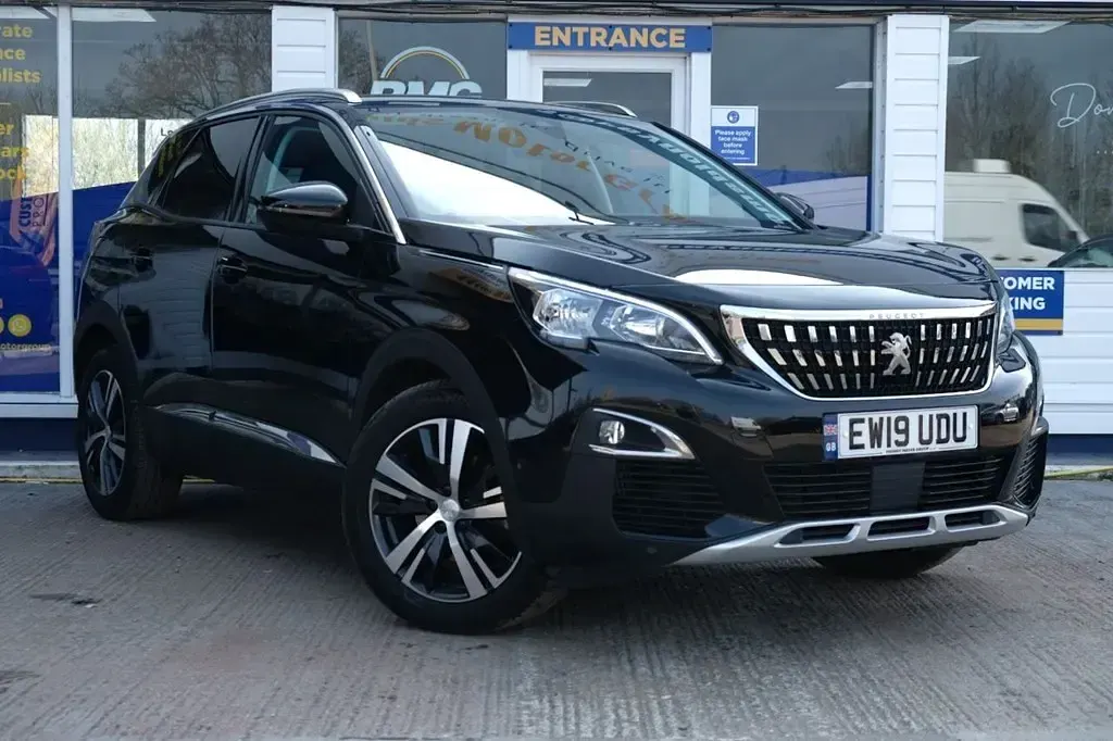 Used Peugeot 3008 Allure 131 HP (96 kW) 2019 Black Hatchback