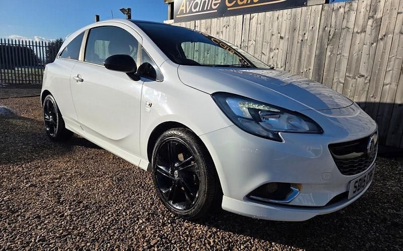 Used Vauxhall Corsa Edition 69 HP (50 kW) 2015 White Hatchback