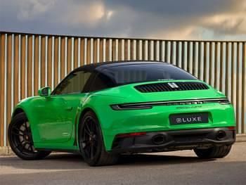 Used Porsche 911 480 HP (353 kW) 2023 Green Coupe