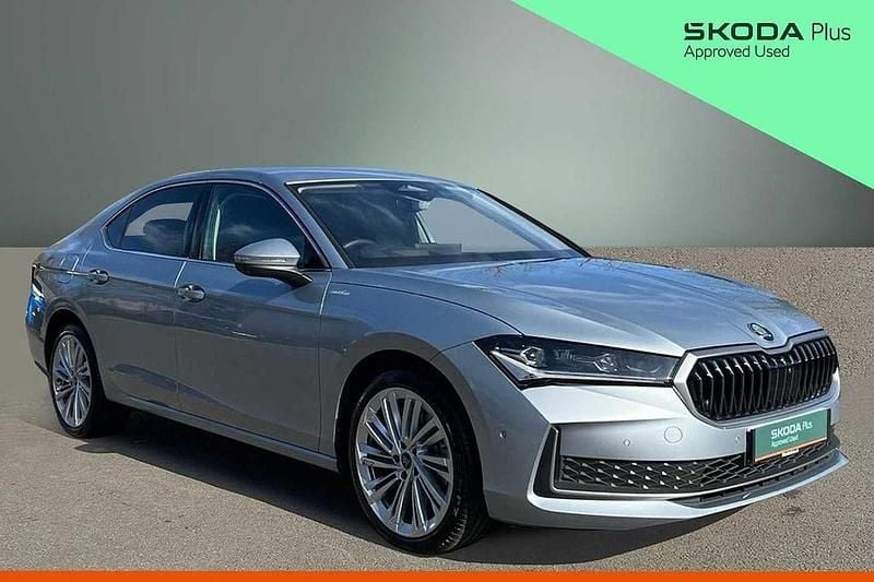 Used Skoda Superb LAURIN & KLEMENT 204 HP (150 kW) 2025 Pebble silver metallic Hatchback