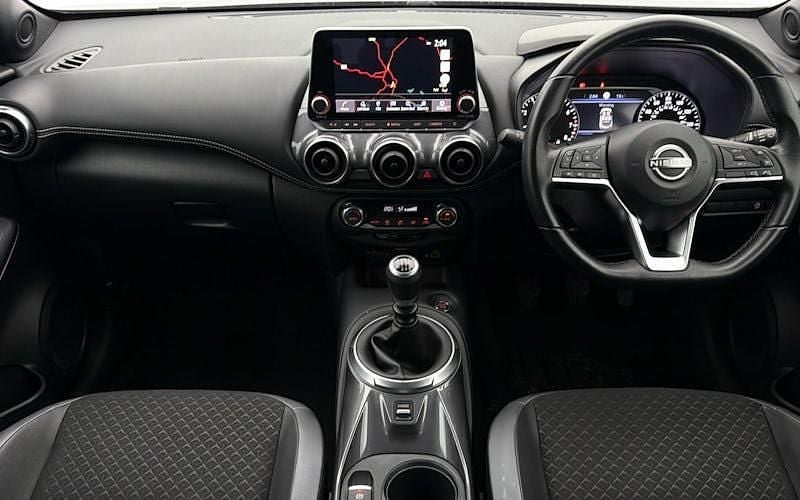 Used Nissan Juke N-Connecta 114 HP (83 kW) 2023 Grey SUV