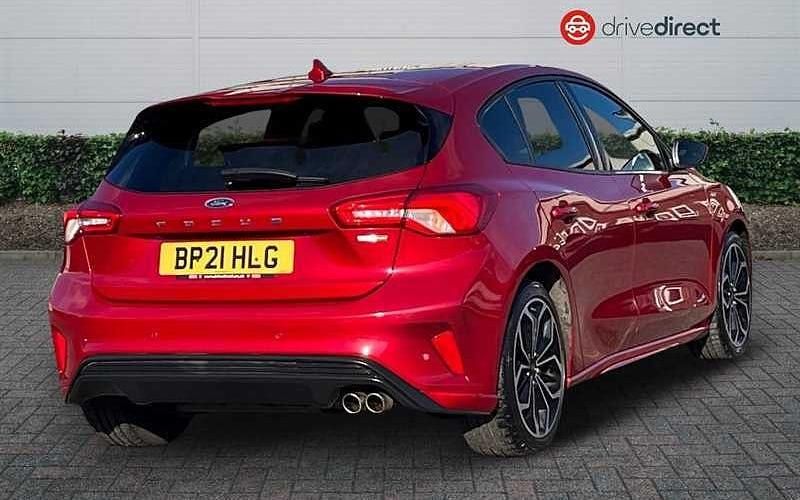 Used Ford Focus ST-Line X 125 HP (91 kW) 2021 Red Hatchback