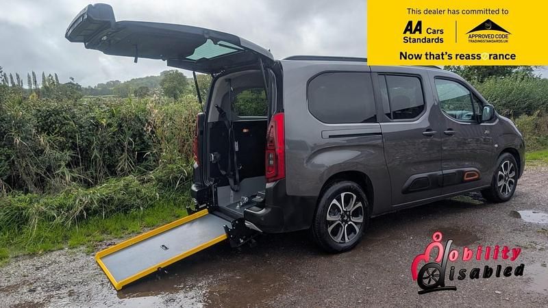 Used Citroën e-Berlingo XTR 100 kW (136 HP) 2024 Grey MPV