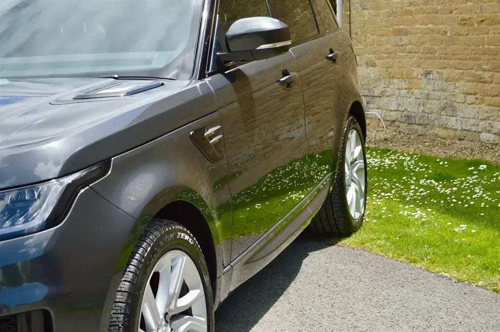 Usado Land Rover Range Rover Sport HSE Dynamic 404 HP (297 kW) 2022 Cinzento SUV