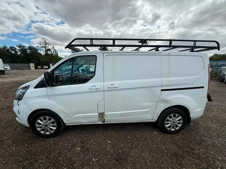 Used Ford Transit Custom Limited 130 HP (95 kW) 2018 White Van