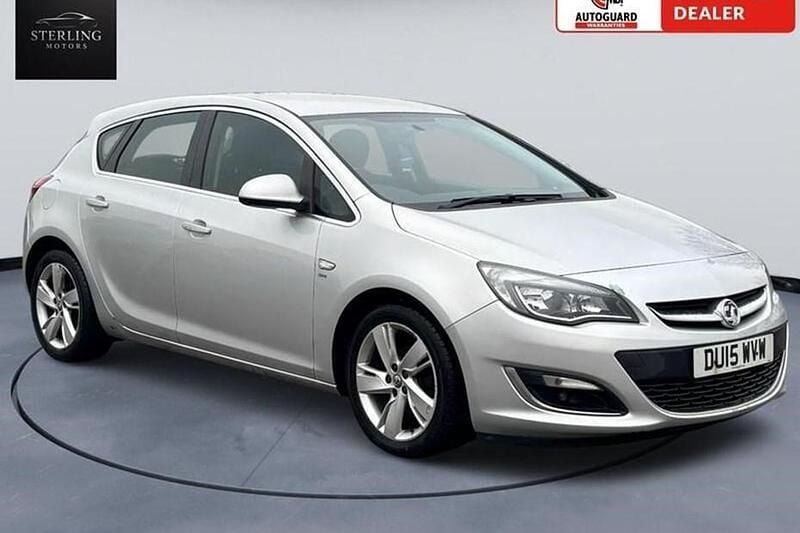 Used Vauxhall Astra SRi 140 HP (102 kW) 2015 Silver Hatchback