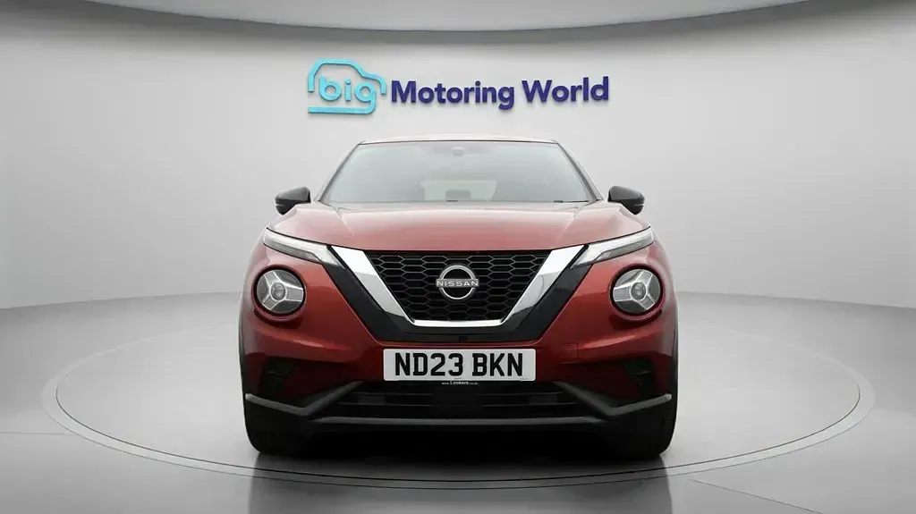 Used Nissan Juke N-Connecta 114 HP (83 kW) 2023 Red SUV