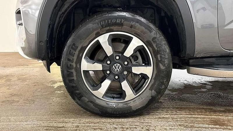 Begagnad VW Amarok Style 2023 Grå Pickup