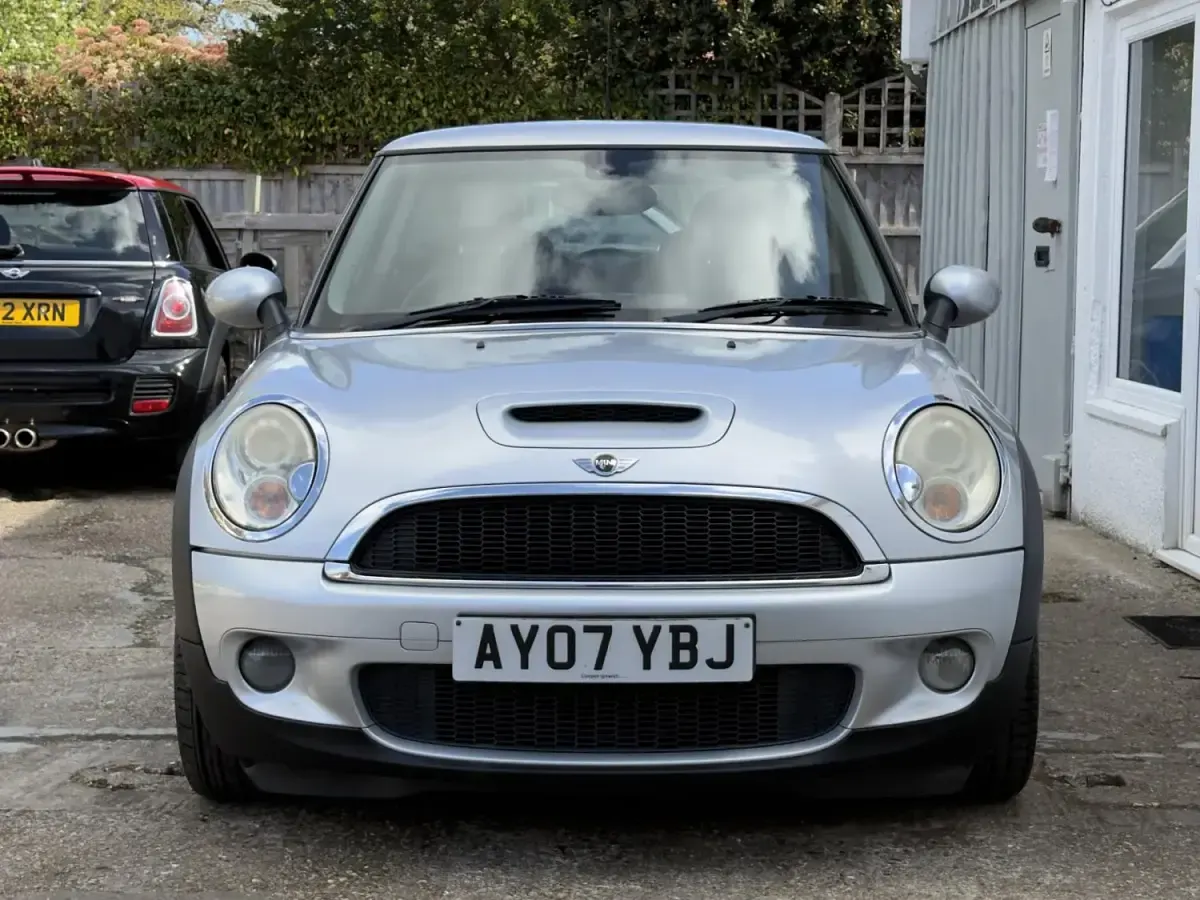 Używany Mini Cooper S Hatch 175 KM (128 kW) 2007 Srebrny Hatchback