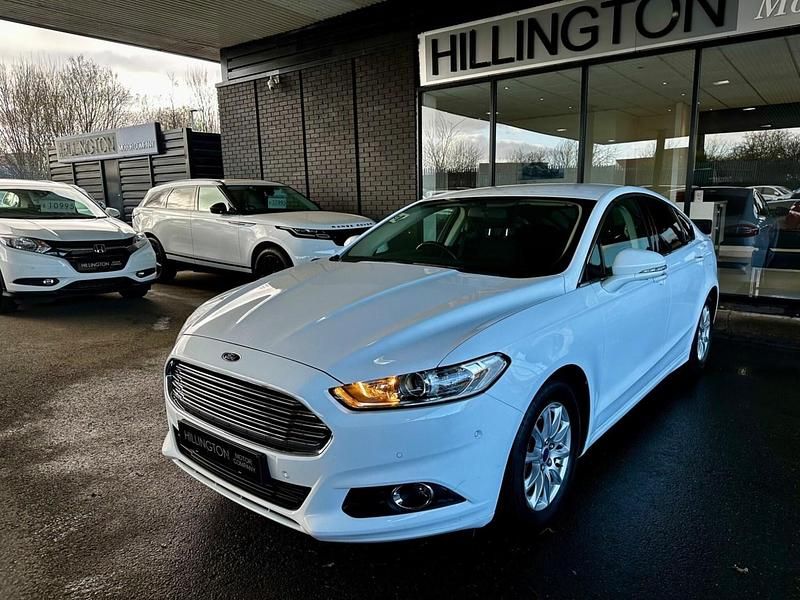 Used Ford Mondeo Zetec 150 HP (110 kW) 2016 White Hatchback