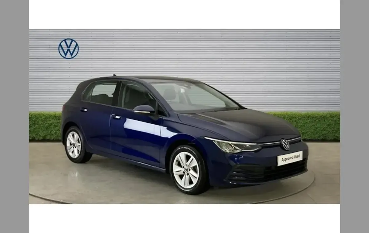 Begagnad VW Golf VIII Life 150 HK (110 kW) 2023 Halvkombi