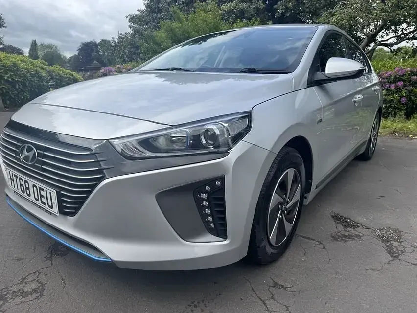 Begagnad Hyundai Ioniq SE 141 HK (103 kW) 2019 Silver Halvkombi