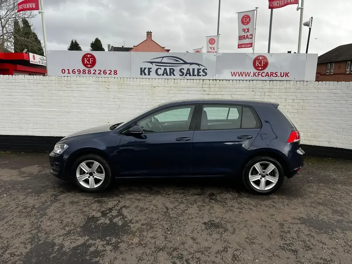 Used VW Golf VII Match 122 HP (89 kW) 2014 Blue Hatchback