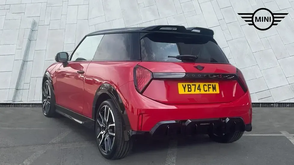 Used Mini Cooper S Hatch 201 HP (147 kW) 2024 Red Hatchback