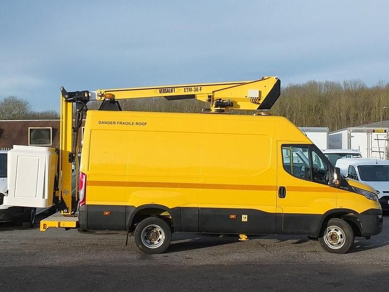 Used Iveco Daily 170 HP (125 kW) 2016 Yellow Van