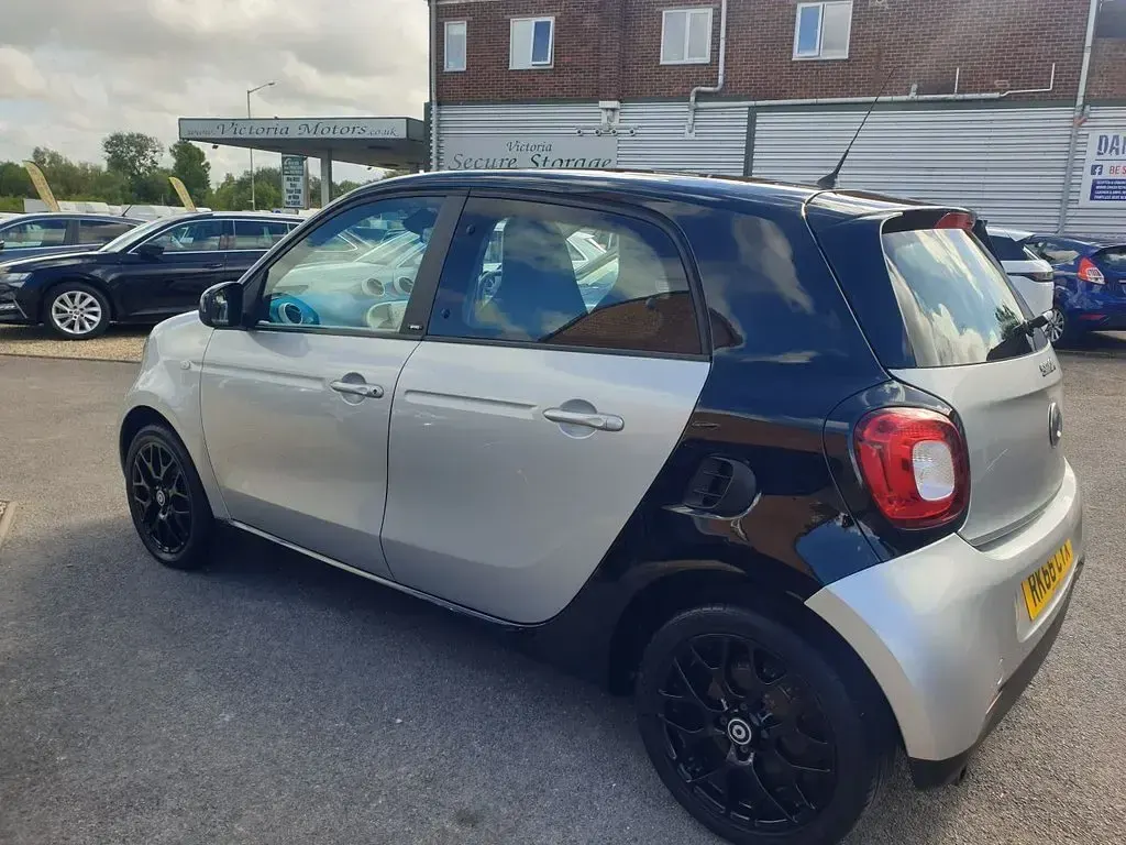 Used Smart ForFour Proxy 71 HP (52 kW) 2016 Silver Hatchback