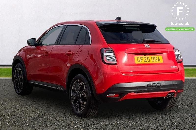 Used Fiat 600 La Prima 136 HP (100 kW) 2025 Red SUV