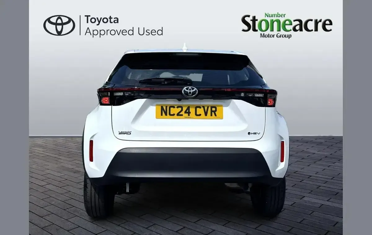 Used Toyota Yaris Cross 113 HP (83 kW) 2024 White SUV