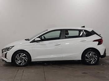 Used Hyundai i20 Advanced 100 HP (73 kW) 2025 White Hatchback