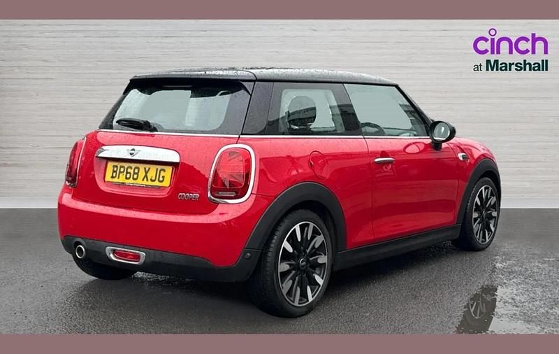 Used Mini Cooper Exclusive 134 HP (98 kW) 2018 Red Hatchback