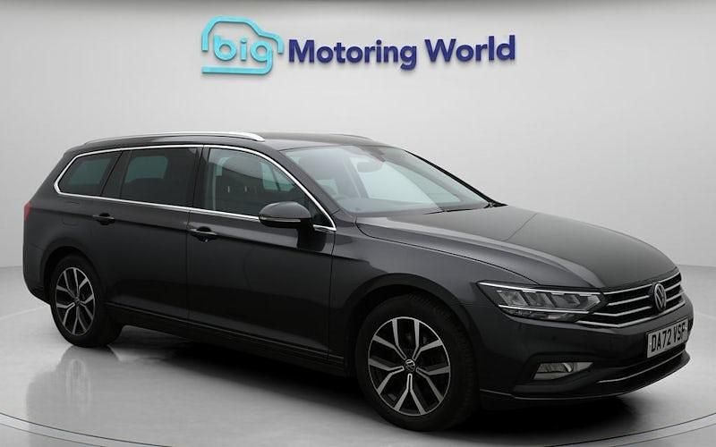 Used 2023 VW Passat SEL Estate | £19,200 (Fair price) - Image 1/4