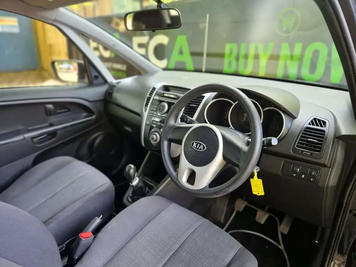 Used Kia Venga 90 HP (66 kW) 2010 Black Hatchback