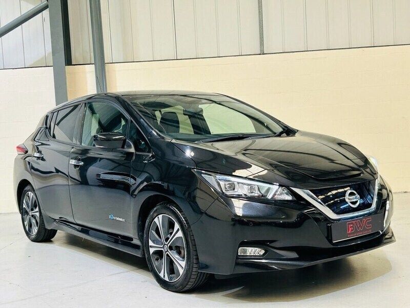 Black Used 2019 Nissan Leaf Tekna Hatchback | £8,240 (Fair price) - Image 1/4