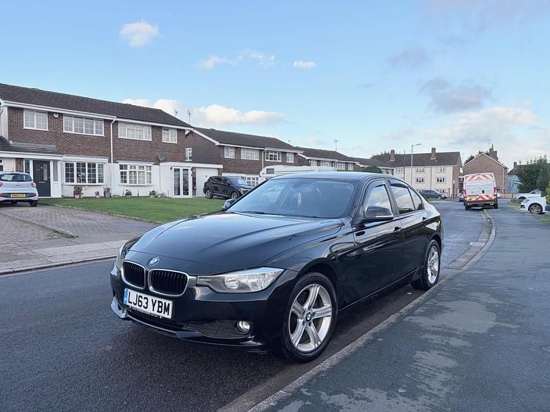 Used BMW 318 2013 Black Sedan